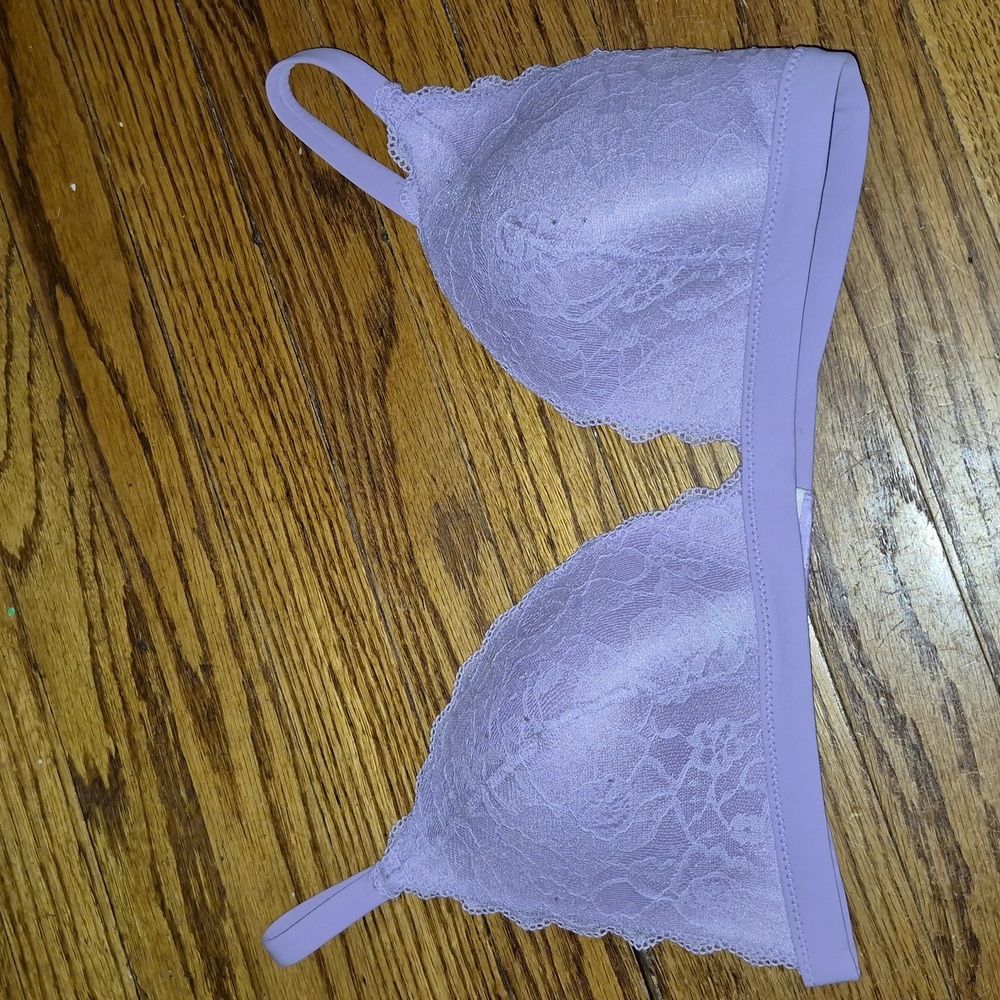 Tezenis Lilac Violet Wireless Bra Sz 36C Lace Light Padding Single Hook Triangle